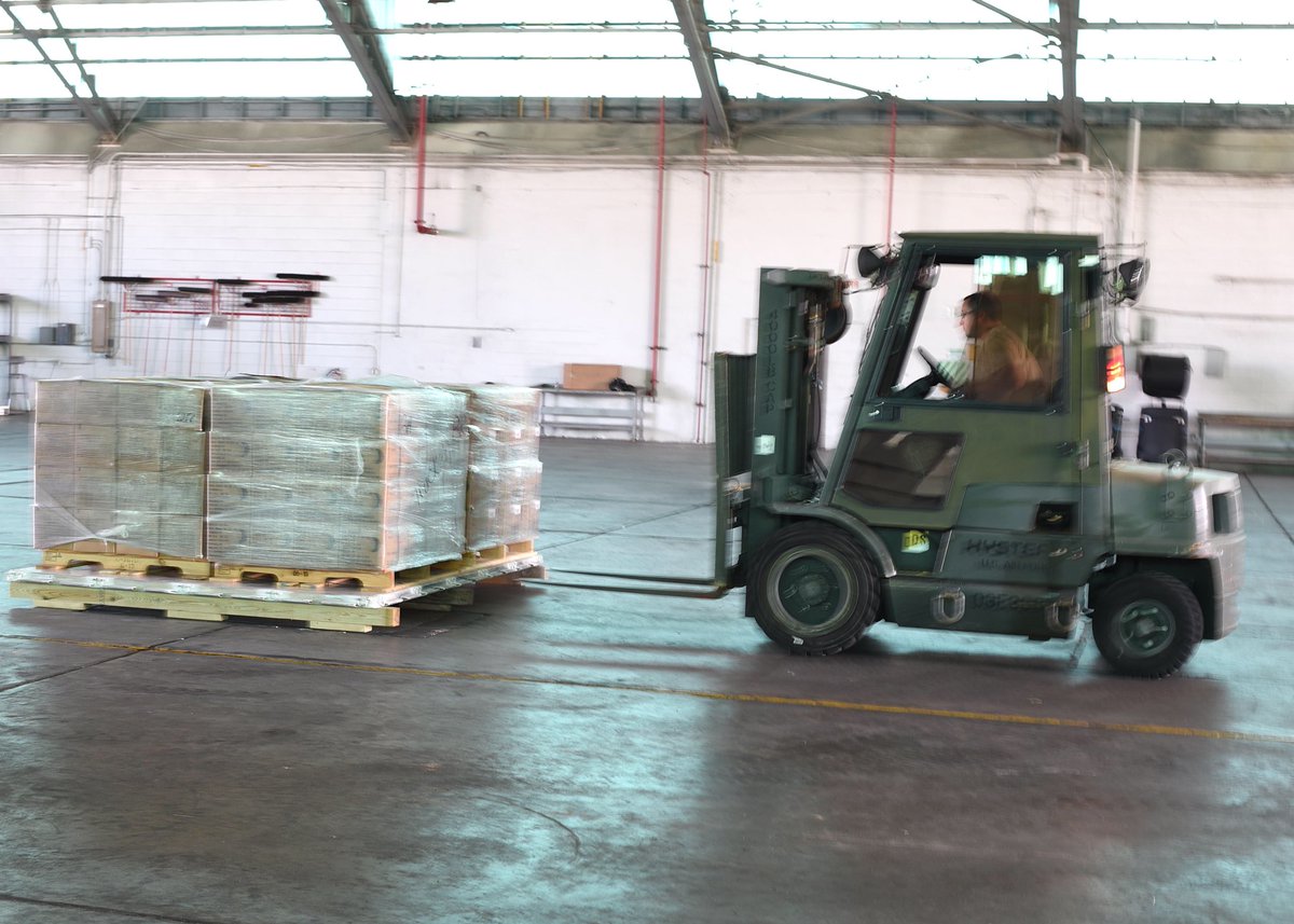GeorgiaGuard's tweet photo. #2 #GaGuard #CountdownToNewYear: The Georgia Air National Guardโs Air Dominance Center was the site of a herculean recovery effort following Hurricane Maria which impacted Puerto Rico and the U.S. Virgin Islands in late September 2017. https://t.co/xShBsRjlNe