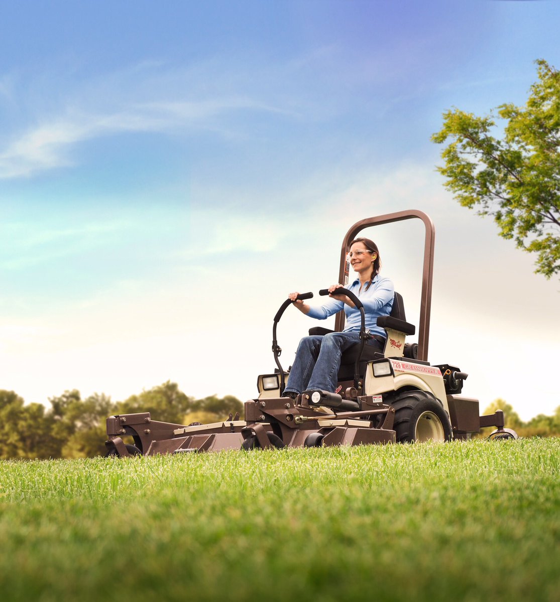 GrasshopperMowr's tweet photo. Tomorrow is the LAST DAY to Reserve #YourNextMower for guaranteed Spring delivery!
Put $500 DOWN by 12/30/17 and get $500 OFF or 0% Financing in the Spring!
#reservesale #grasshoppermowers #committedtothecut #itssomuchmower #onepassperfection #zeroturn #zeroturnmower https://t.co/KUKeMEgn6C