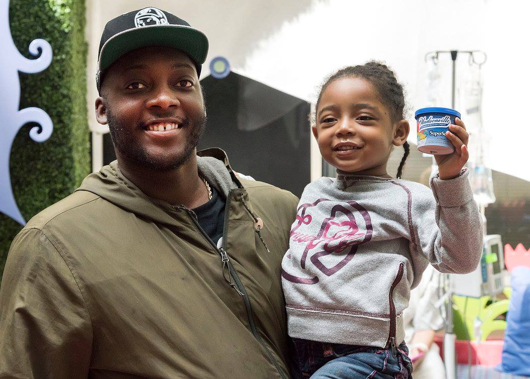 Hudsonville_IC's tweet image. Our third favorite memory from 2017 is when we visited @BeaumontHealth to spread #HudsonvilleHappy and kick off our #RandomActsofIceCream program!