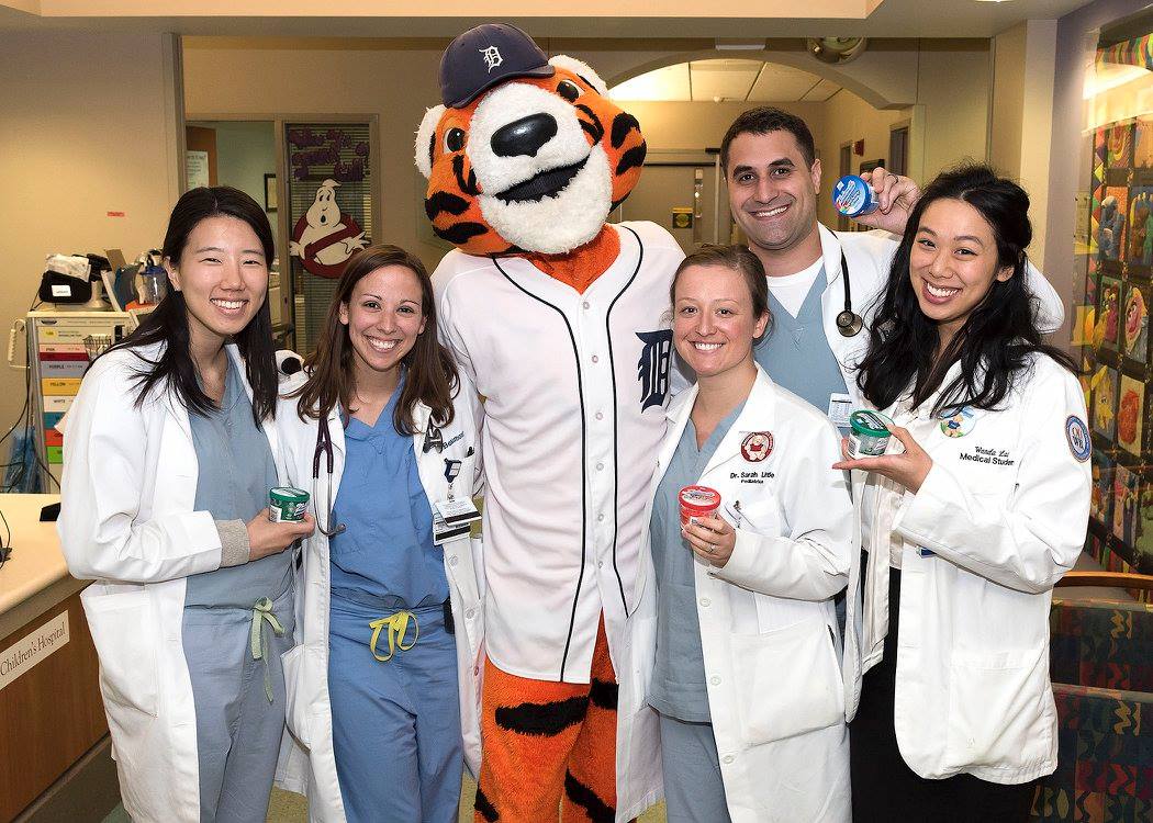 Hudsonville_IC's tweet image. Our third favorite memory from 2017 is when we visited @BeaumontHealth to spread #HudsonvilleHappy and kick off our #RandomActsofIceCream program!