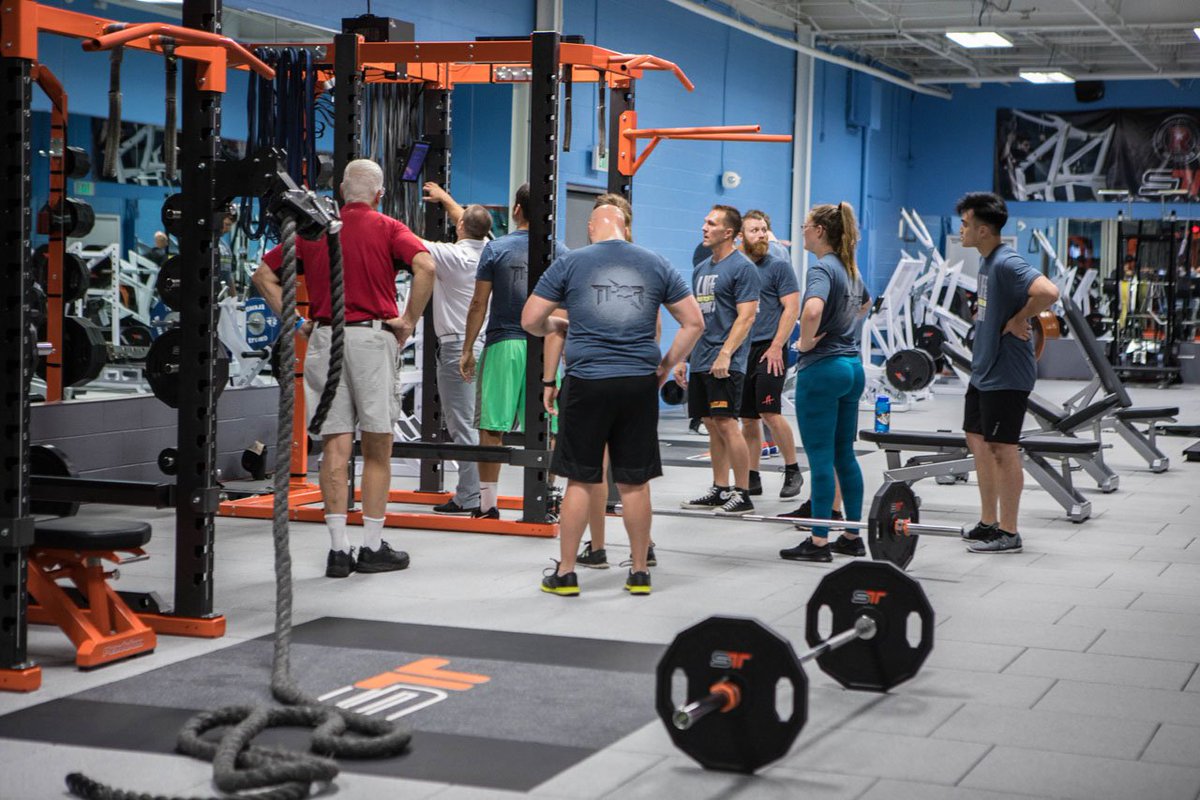SMARTERTeam's tweet photo. Editing workouts on the fly is easy in the @RogersAthletic rack with @Elite_Form now. #EarnYourNumbers #SeeMore https://t.co/YUV76MJPDT