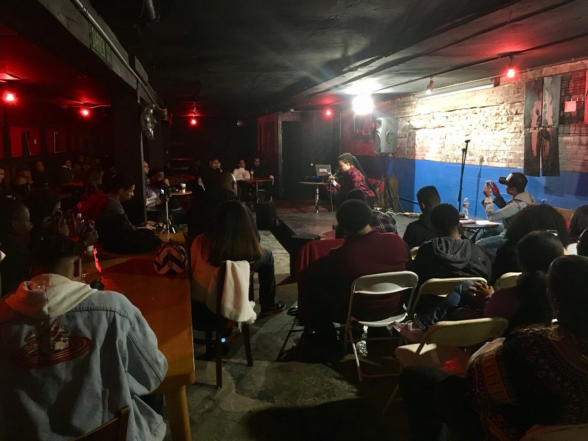 FloasisSW's tweet photo. The love was real @ NE-YO last Friday night! (Lauren Eaton on the mic) #Floasis #SpokenWord #Poetry #Venue #Event #NeYo #ThePreNewYearEvent #Riverside #CoffeeShop #BackToTheGrind #Poets #OpenMic #DJ #Music #CollegeStudents #InlandEmpire #PoetryLovers #ItsTheCulture #December https://t.co/UZ5JL3fp8S