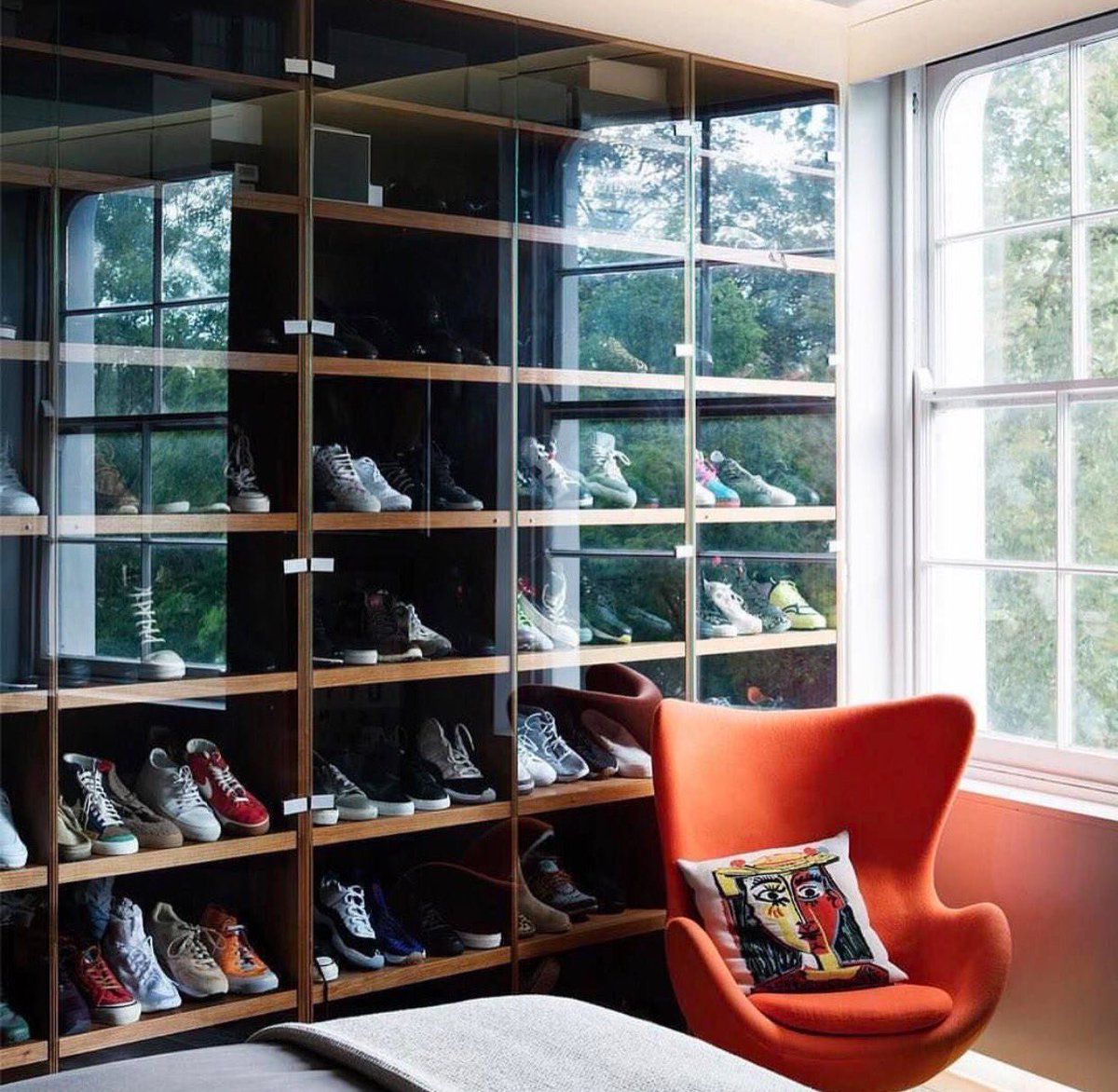 WIN YEEZY's for £1 - ⌛️Coming soon⏳ FOLLOW FOR UPDATES 😱