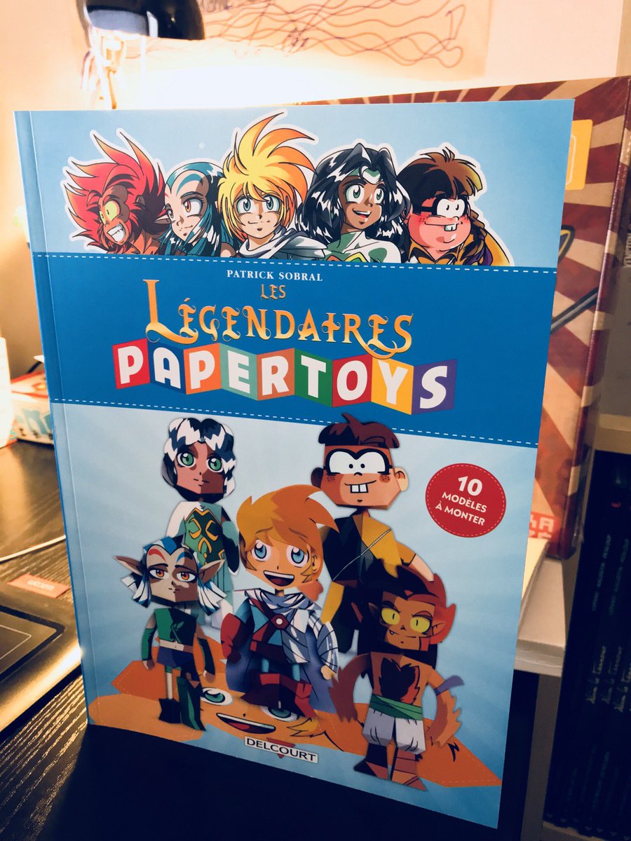 ShinobiYao's tweet photo. Mon premier bouquin en tant qu'illustrateur pour @DelcourtBD avec en binôme mister @Tougui1 pour la conception des #papertoys #legendaires #patricksobral 😭😭 (une petite larme quand même) Next step: faire le mien, avec mon univers ! 😗 https://t.co/WTW9nMWHo8