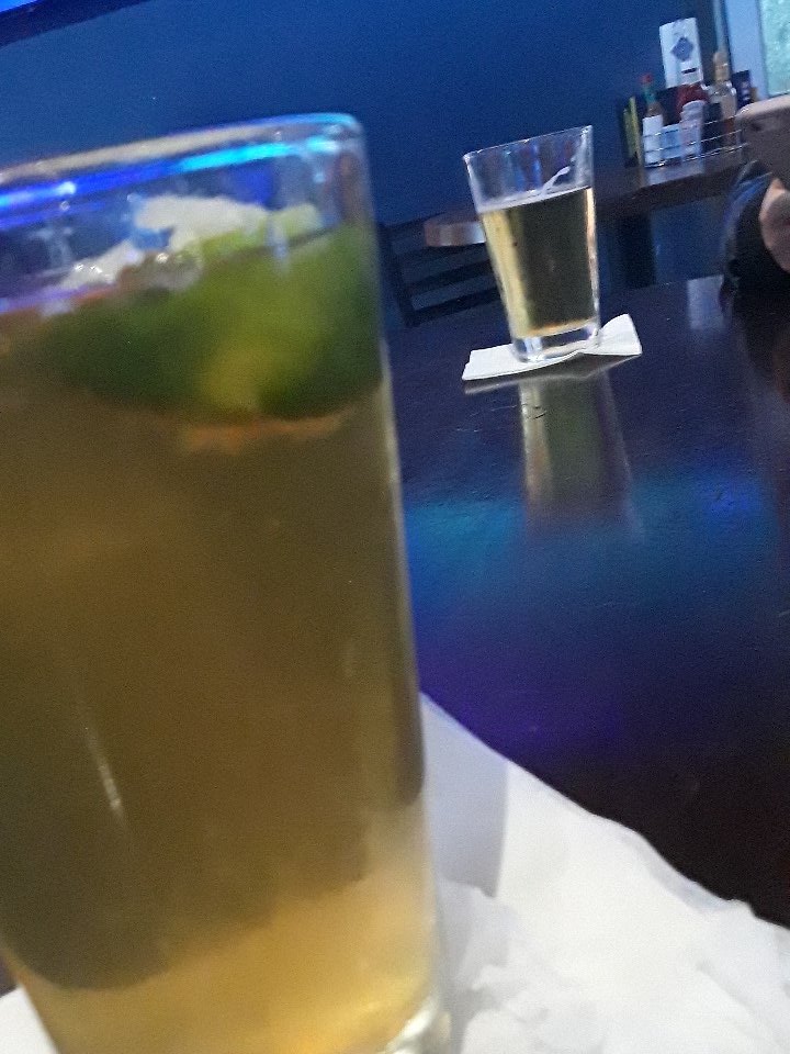 Magnezeee's tweet photo. Lunch buzz! #ForTheWin #Lime #Beer https://t.co/YSSCMhXEkH