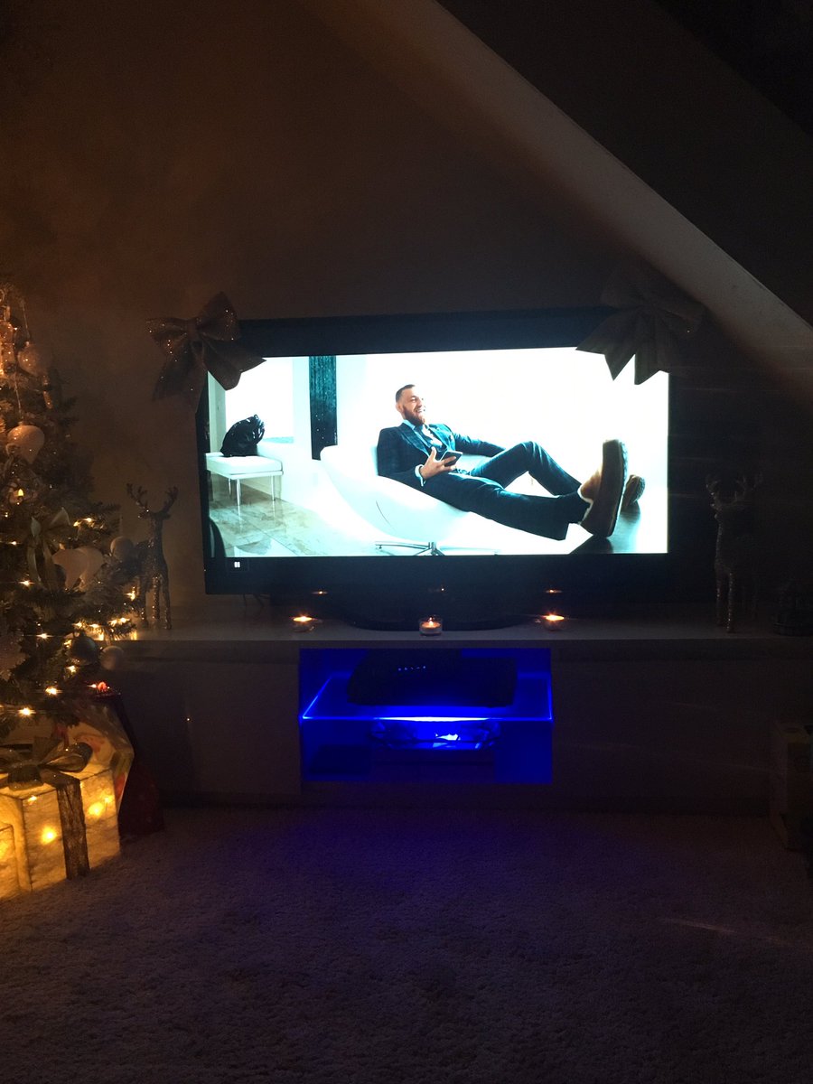 Sat watching <a href="/TheNotoriousMMA/">Conor McGregor</a> Inspiration to all! Worked so hard to get where he is and deserves everythin he has 👏🏼👏🏼 📺 👊🏼🤜🏽<a href="/DeeDevlin1/">Dee Devlin</a>