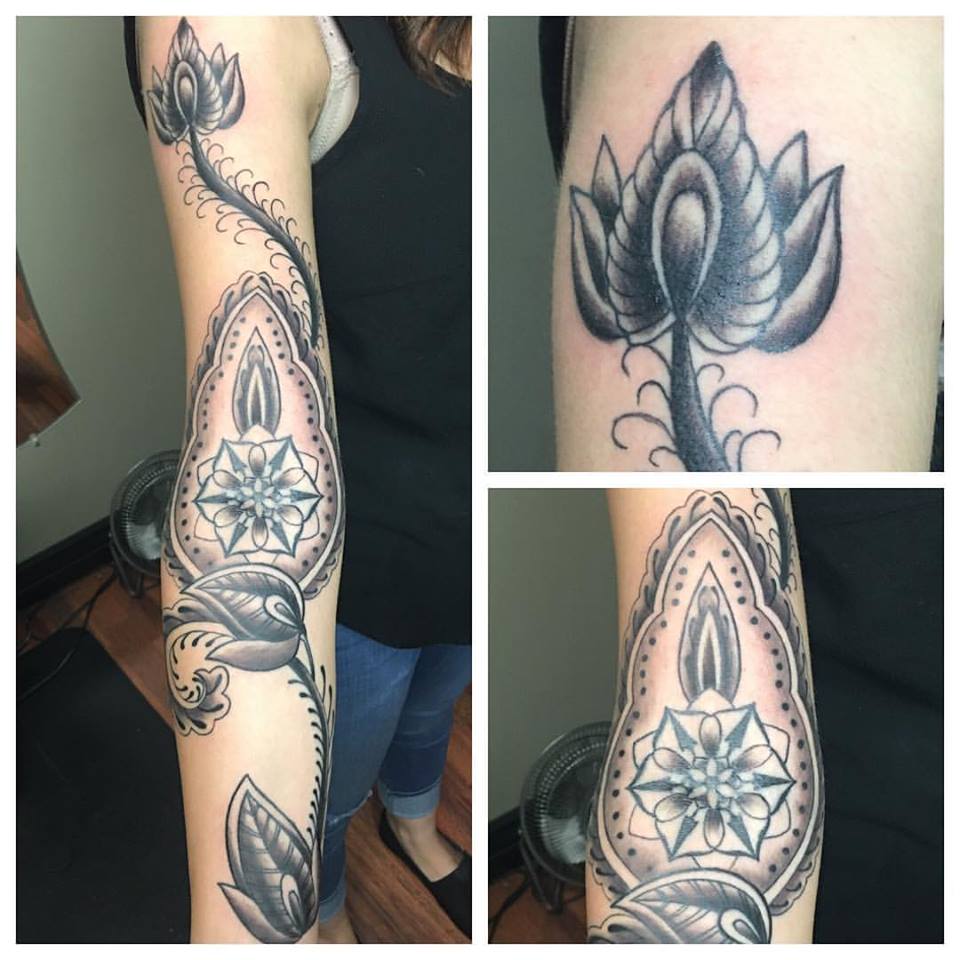 Hip Tattoo Dotwork Flowers – Best Tattoo Ideas Gallery, image size:960x960