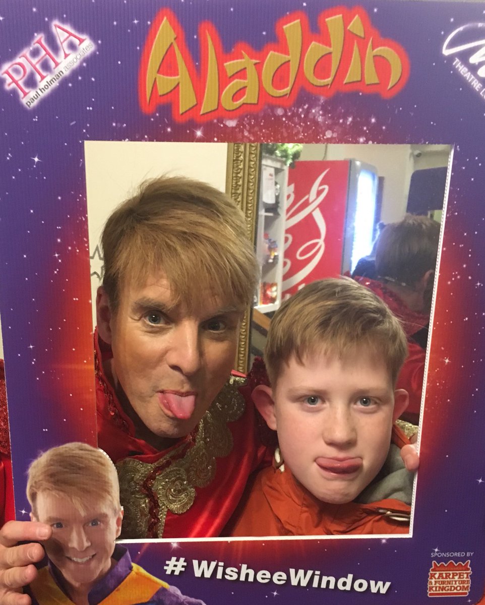 emmateare1's tweet photo. Great Panto in Lowestoft - get yourself there #wisheewindow https://t.co/F0FFtbU1kI