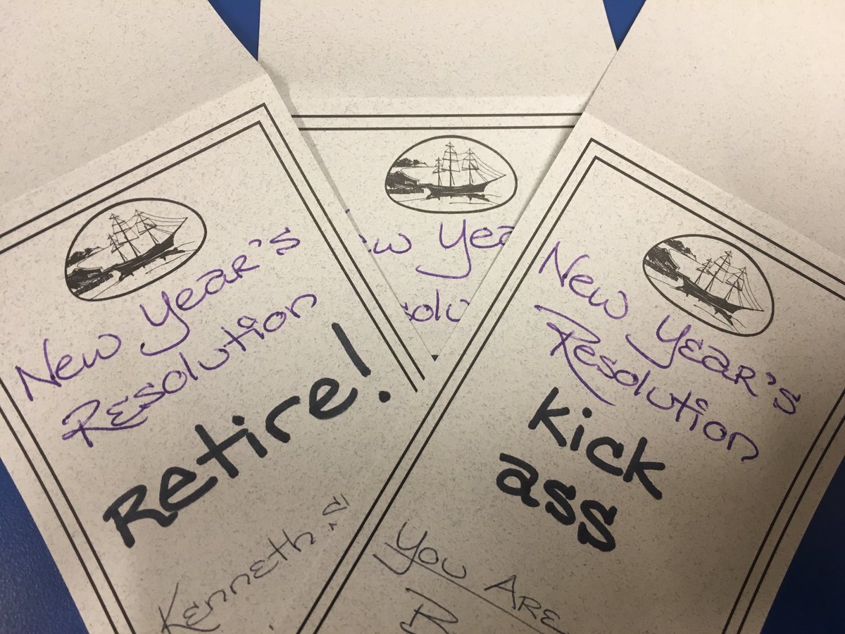 ElliottBayBooks's tweet photo. Making resolutions for 2018? Stop by our Self section to find a book to help you meet your goals! #thisyearipromiseto #newyearsresolutions #resolutions #promisespromises #gonnadothething https://t.co/to40FNV8Z4