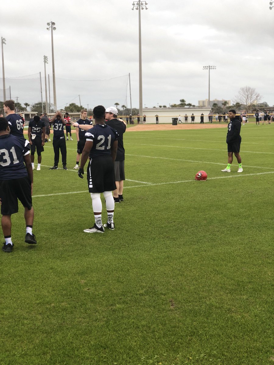 tavonhicks7's tweet photo. Repping #21 for the North Team. Link for game tomorrow. https://t.co/W4M11Q34bV #nucallamerican @nucfootball https://t.co/Vnf8K7Ul37