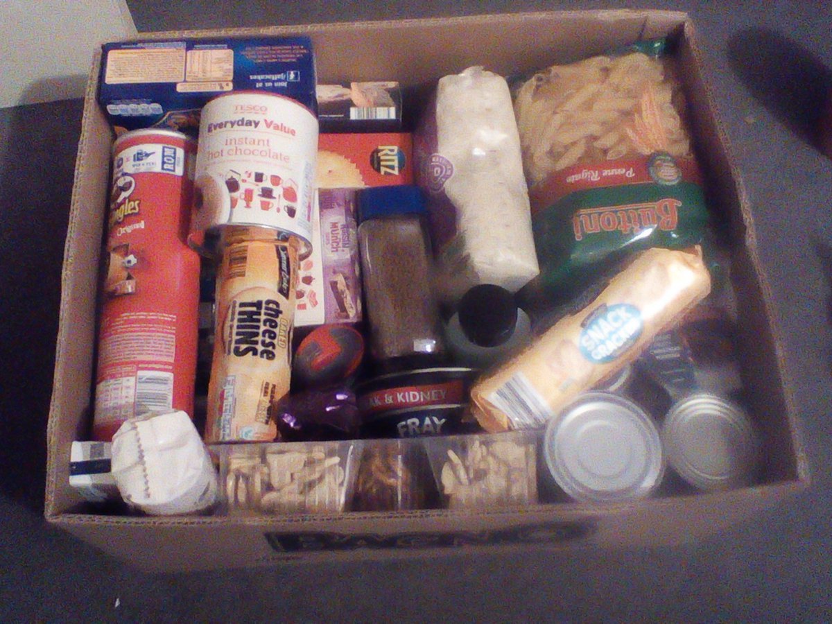 LcPackages's tweet photo. food parcel for our #homelessfriend Cesar, delivered this evening #ongoingsupport https://t.co/k87ARs1vJ8