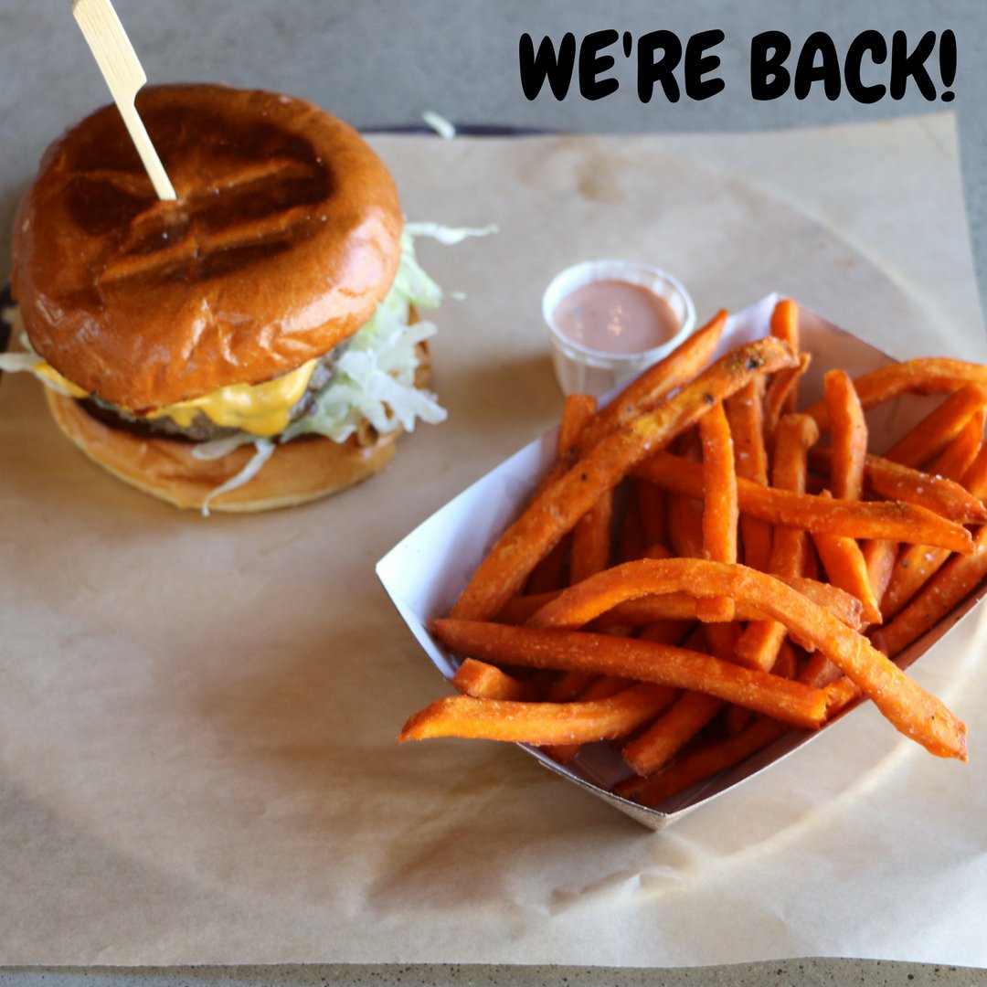 socialtapsdsu's tweet photo. GRAND REOPENING! Free side to the first 20 customers! Doors open at 3pm. #CottonBowl kickoff at 5:30pm. #HappyHour all day every day! #eatdrinkbesocial #collegeareasd #newmenu #newlook #newyearnewus #socialtapsdsu #socialtap #friday #fridayfun https://t.co/CzuK7fAjyj