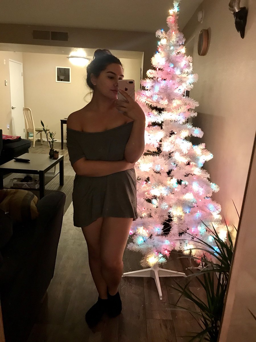 irlbritt's tweet photo. all in one year. you fat-shaming bitches have no excuse for being hateful. https://t.co/HpqAmvxJ00