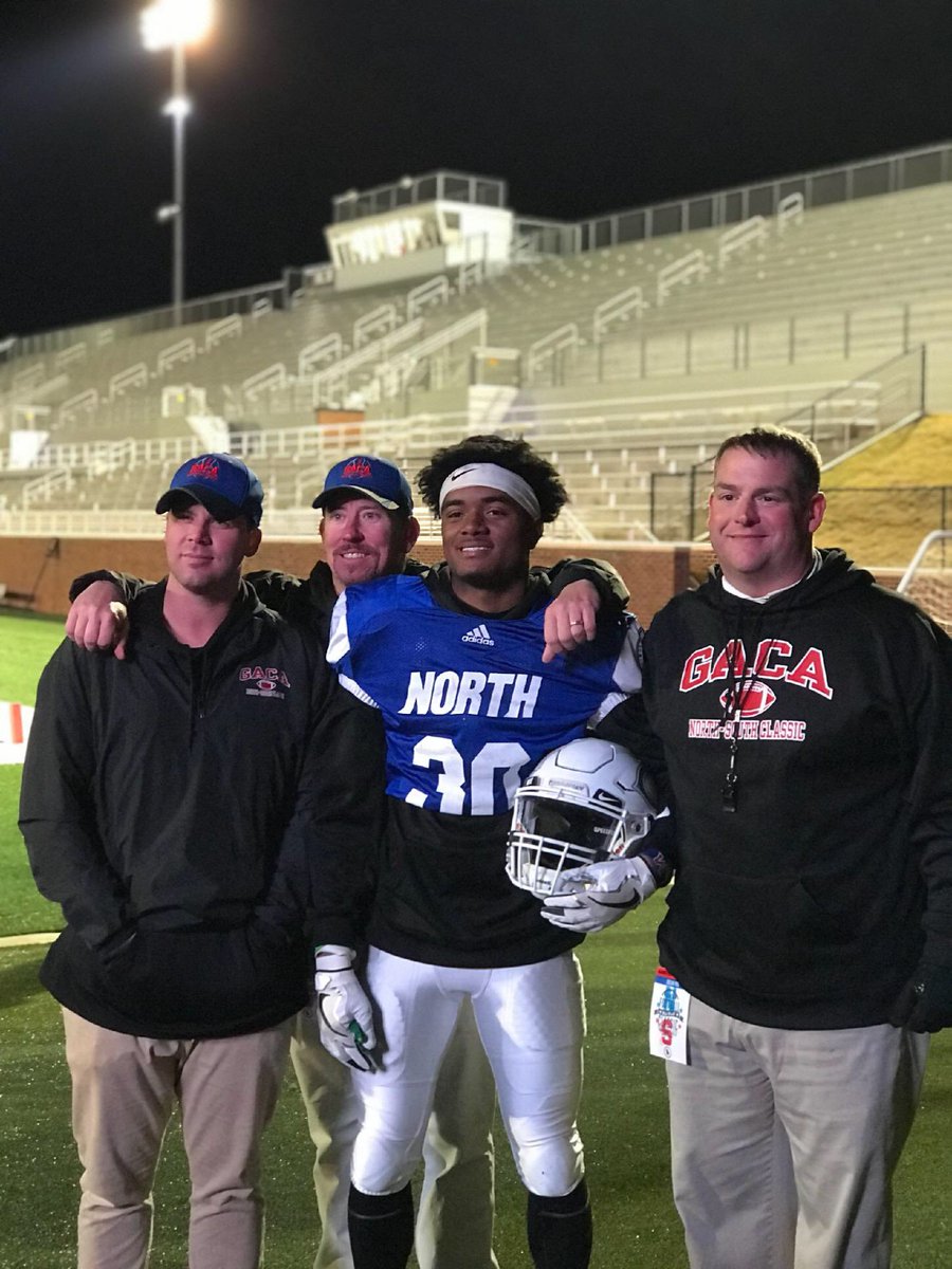 CavsRecruits's tweet photo. Proud of these Callaway ballers on their performances in the @GACAFootball sophomore and senior classic games‼️#CavsRecruits #ReppinTheC 🔴⚪️⚫️⚔️ https://t.co/XY4HPH0cOX