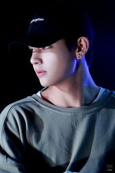 ruth_ringching's tweet photo. #WePurpleUTaehyung
Thank you for smiling, even though you were hurt from deep down in your heart. 😭❤
We will protect you ❤😭
Happy birthday to our precious #TAEHYUNG 💕 https://t.co/8YNAKXjb52