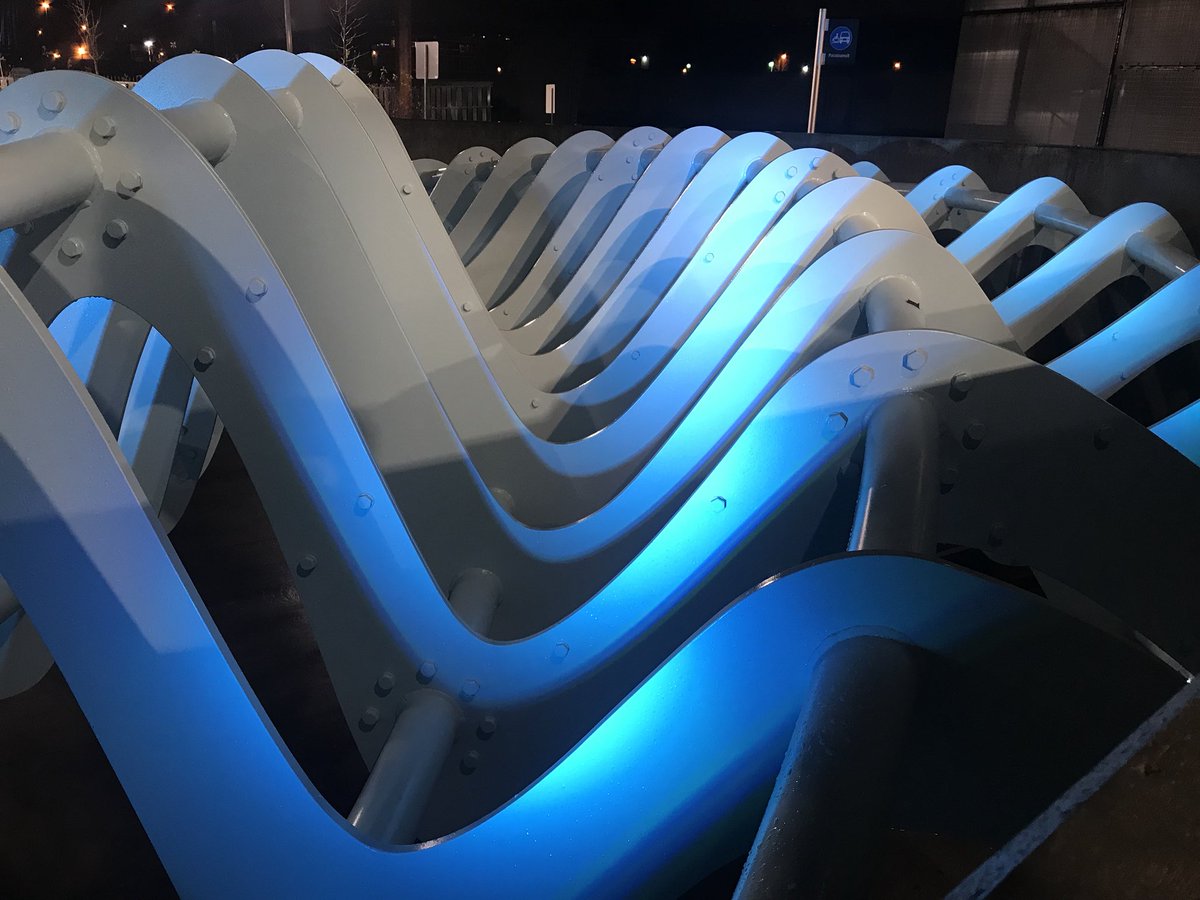 Beautiful #sculpture structure in Seattle Washington! #moosmits