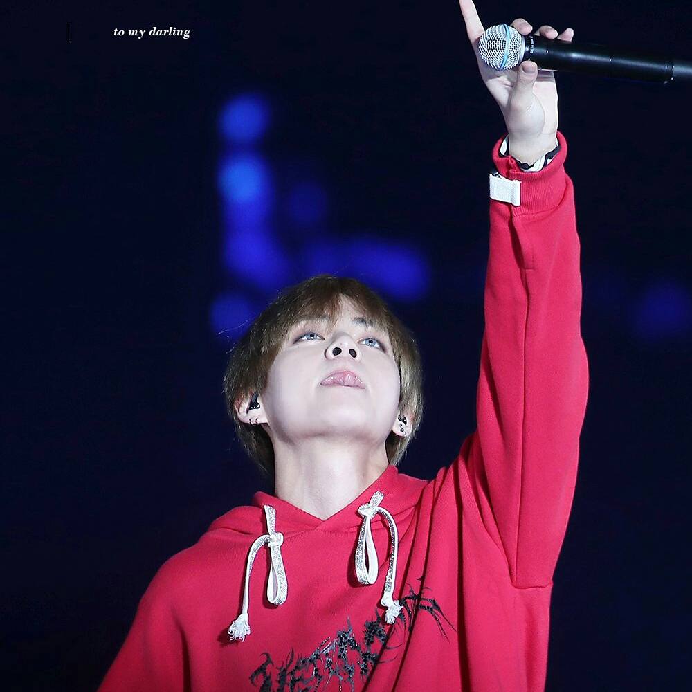 lune_jk_'s tweet photo. #WePurpleUTaehyung
#HappyKimtaehyungDay
#HappyVDay #HappyTaehyungDay
#bts #btsarmy #bangtanboys #jungkook #jeonjungkook #jk #정국 #rapmonste #kimnamjoon #Rm #kimteahyung #v #teahyung #jin #KimSeokJin #JungHoSeok #jhope #parkjimin #jimin #지민 #MinYoonGi #suga #kpop @BTS_twt https://t.co/SLIg4EFrnW