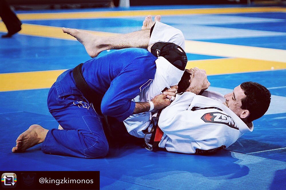 BelezaBJJ's tweet photo. 🇺🇸🇧🇷City of Triangles👹👹👹My hometown😎😎 Repost from @kingzkimonos using @RepostRegramApp - The Triangle... probably one of the most satisfying submissions in jiu jitsu. Do you agree? Comment below! 👇|| #KingzKimonos #ReignSupreme #WeAreKingz #BJJGi #JiuJitsu #TriangleCity https://t.co/PLh4nvjV8L