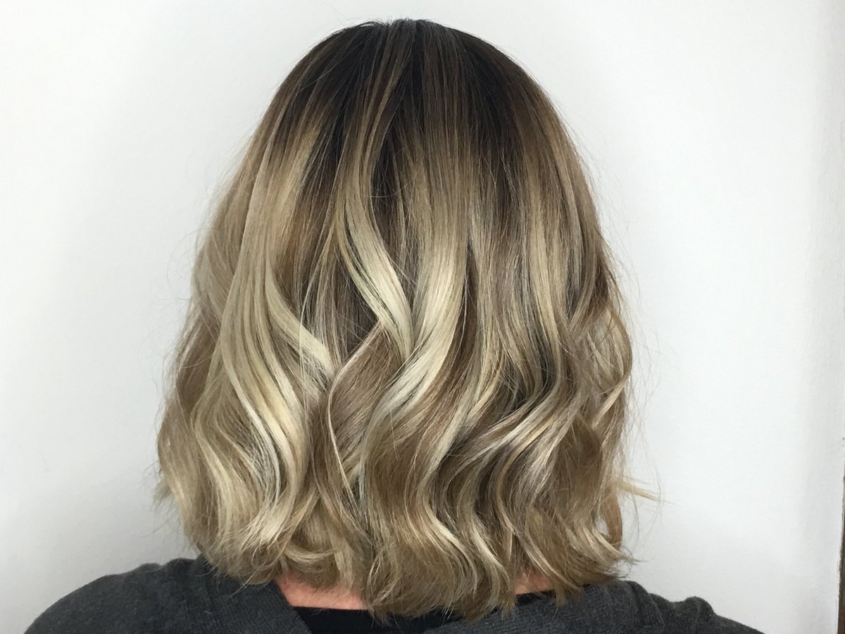 AmbridgeRoseSpa's tweet photo. Beautiful Balayage by Jennifer Enas Powierza
#ambridgerosespa #balayage #olaplex 
Ask us how you can achieve a beautiful blonde #Balayage with amazing shine! https://t.co/l1Nh0IfYSc