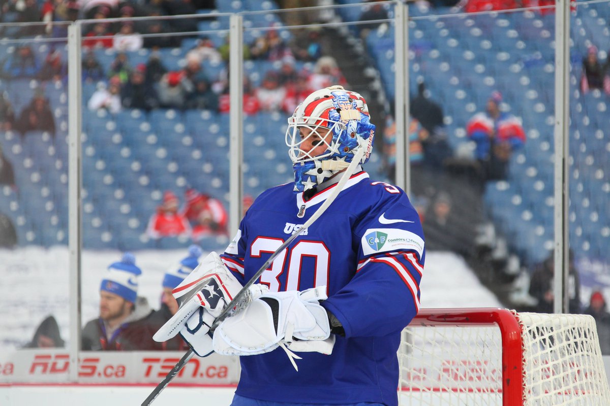 .@jake_oettinger makes the game-winning save in the shootout and #TeamUSA defeats Canada 4-3 here at @newerafield! #USAWJC 🇺🇸