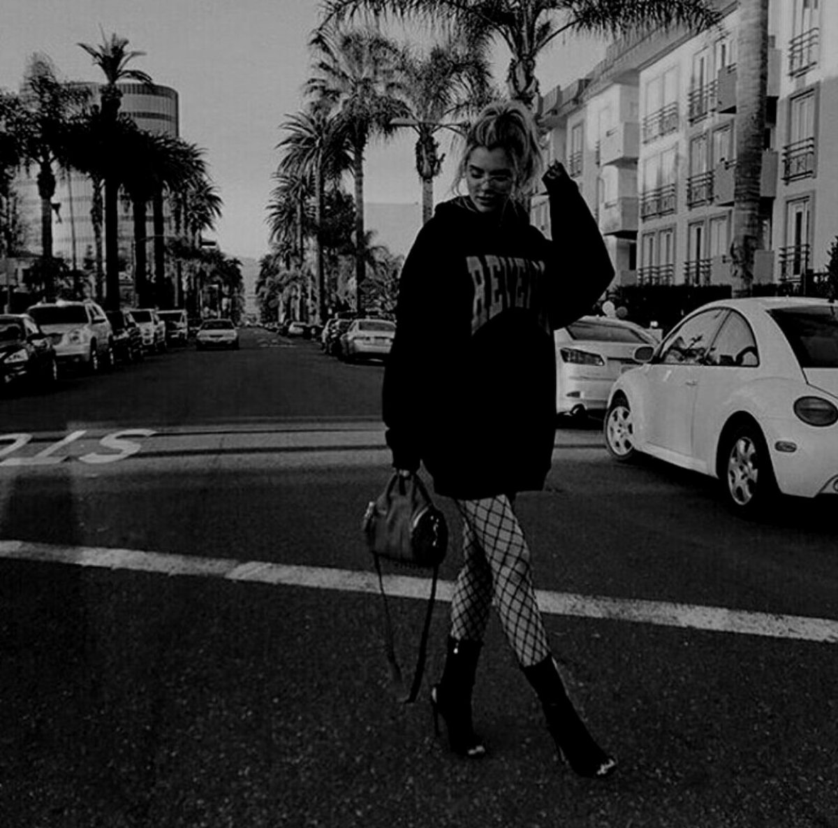 sweetttbae's tweet photo. Not everyone around you has good intentions;💣 https://t.co/Ol8tXbPbsC
