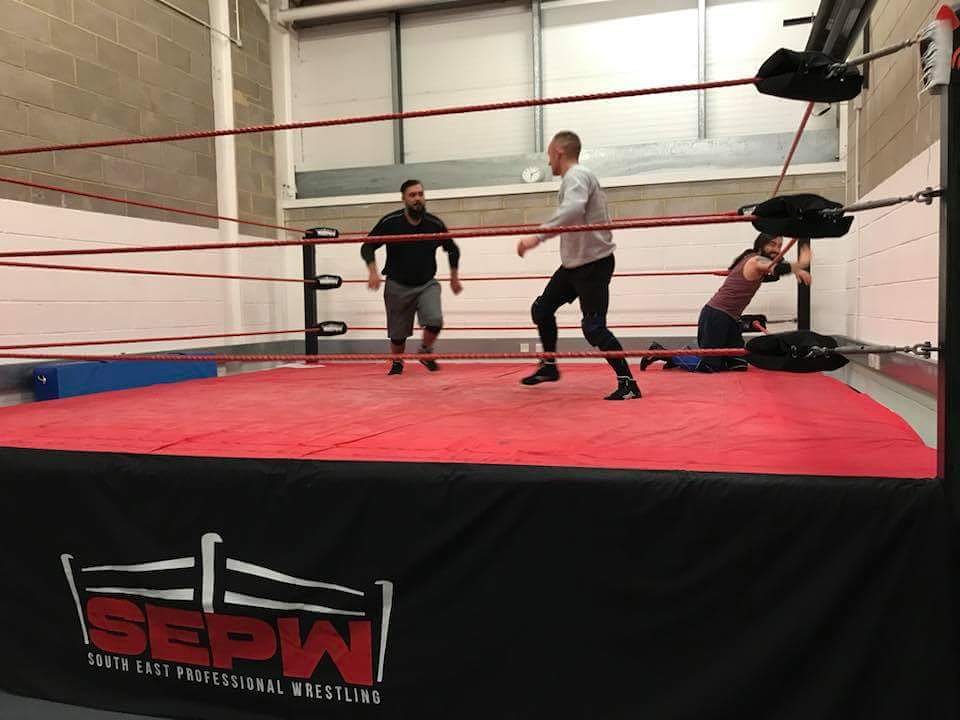 Bit of training at the @SouthEastPro #SEPWAcademy #Unit44 

A Triple threat match @VegaHeel Vs @OriginalConroy Vs #RazorRuckus 

#SEPW #Wrestling #Vega #Conroy