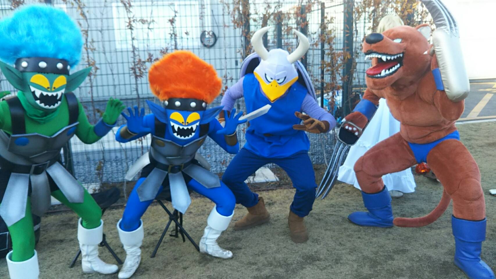その他色々 No Twitter 今日もかくとうパンサーと傭兵でエントランスプラザにいますー ドラクエのモンスターの人が他にもいるらしいので楽しみです C93 ドラクエ ゼロの書 ゼロから始める魔法の書 T Co Hxsubdqmlo Twitter
