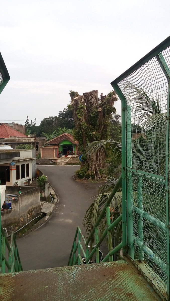 Arifsurya111's tweet photo. Ada yang disini??? #gaytembalang #gaybanyumanik #gaysemarang #gaysma #gaysmp https://t.co/7nfcMoumYi