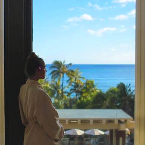 HyattWaikiki's tweet photo. Celebrate the New Year with a New You. Experience the new limited special treatments at #NaHoOlaSpa available January 1 or simply luxuriate in our lomilomi. https://t.co/YWYBv2SRRY #waikikispa #nahoolaspawaikiki #hyattregency #hyattwaikiki #spaday #lomilomi #facial #pohaku https://t.co/VaPwmIsEj1