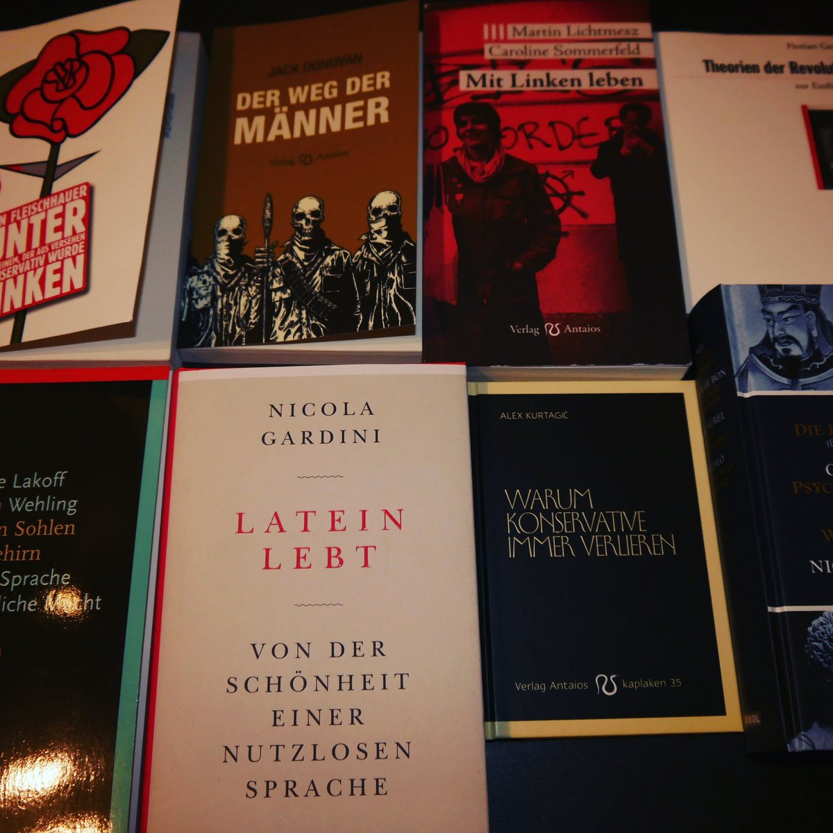 Was_PassierteAm's tweet photo. "Feder und Papier entzünden mehr Feuer als alle Streichhölzer der Welt." v. Malcolm Stevenson Forbes

#lesen #DieKunstDesKrieges #DerFürst #DerWegDerMänner #Mit LinkenLeben https://t.co/ZtKEt4w2GN