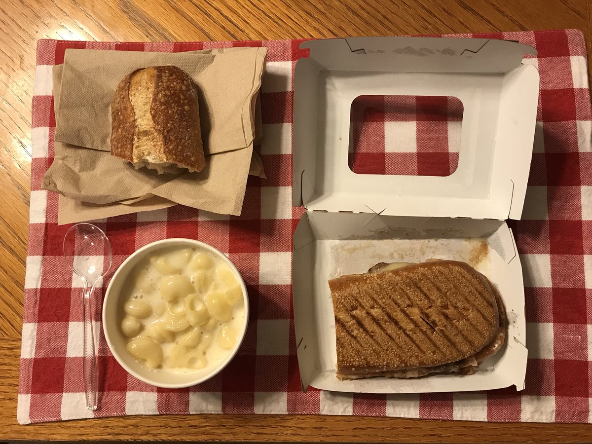 JeremySellmeyer's tweet photo. Enjoying the sights, smells, small laughs (my name has 2 e’s), and scrumptious food thanks to @panerabread aka St. Louis Bread Co. around these parts! ☺️🥪🍲🥖 https://t.co/O8NMy5btmo