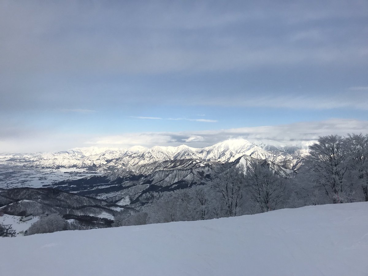 kobamin57's tweet photo. 今シーズン初スノボー！天気よし雪質最高で転んでも痛くなかった笑 https://t.co/jZDS2xDQub
