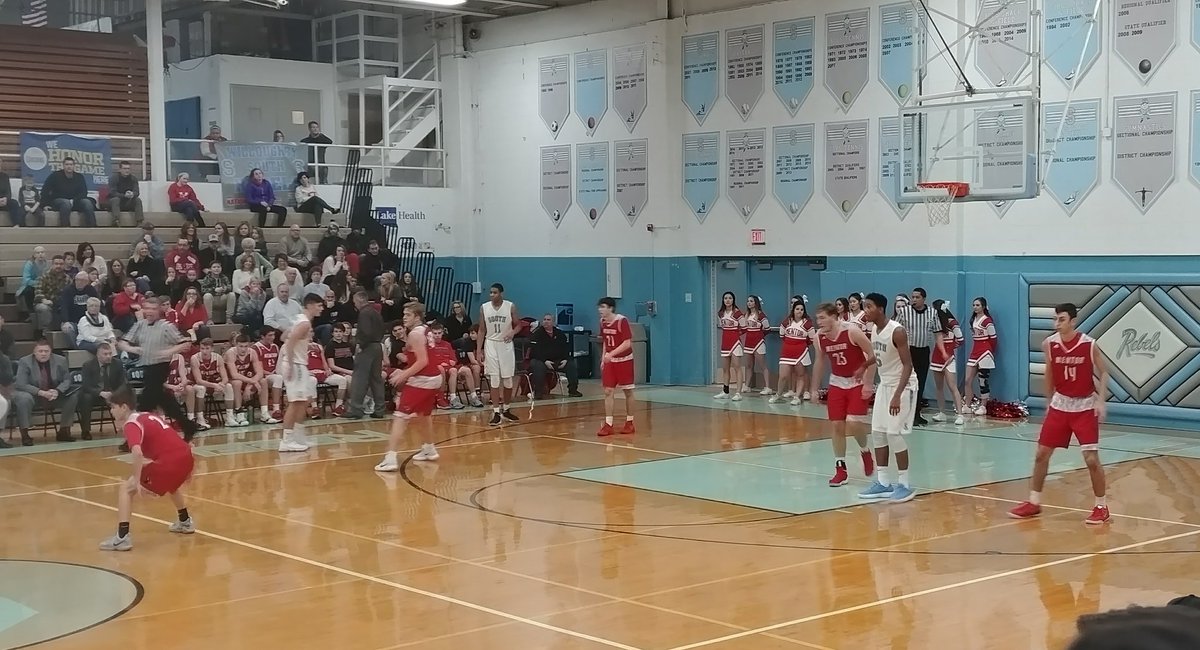 Halftime
Cards lead behind Kryz hot 3 point shooting.
Mentor 47
Willoughby South 35