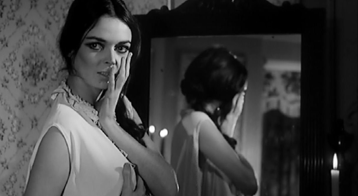 Happy Birthday to the one and only Barbara Steele!!! 