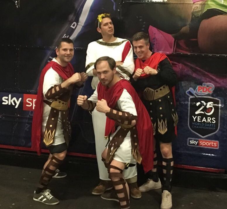 CyrillJenni's tweet photo. Geiler Aben im AllyPally! #DartsWM https://t.co/A0vYoJJYW4