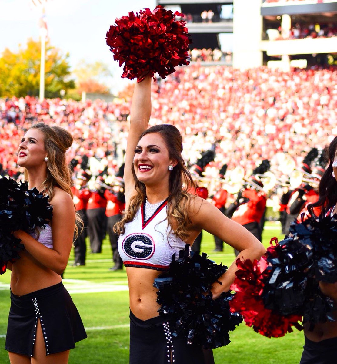 Just finished our last practice in Athens for the week and now we can’t contain our excitement for our flight tomorrow! Ready for warmer weather and that Pasadena sunshine!!! ✈️🌞 #dawgstravel #rosebowl #ugageorgettes