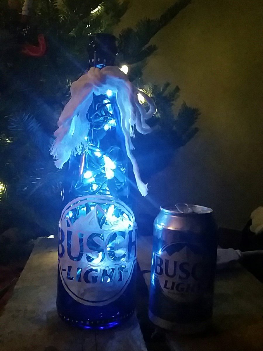buschisbae's tweet photo. Santa really delivered this year! https://t.co/7rowIyLM9f
