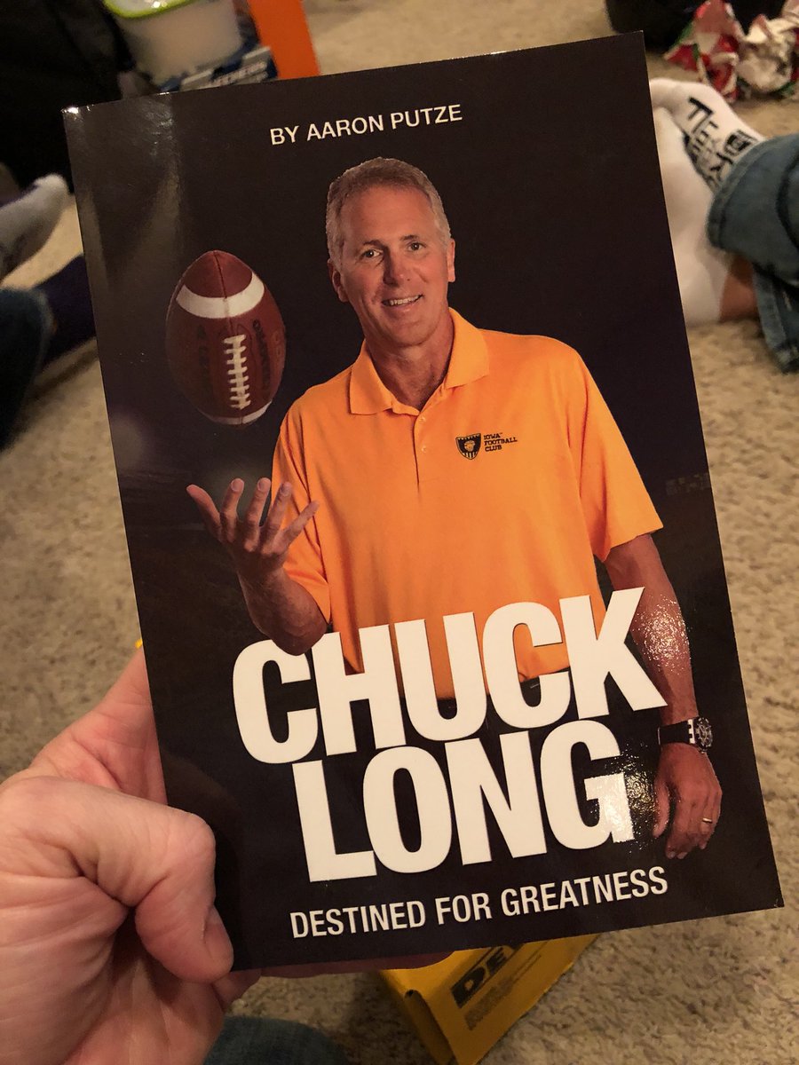 kliner74's tweet photo. @ChuckLongIowa I got some reading to do. Thanks @10TONYD for the great gift! GO HAWKS! #ChuckLong #iowahawkeyes https://t.co/CgCdY28mWe