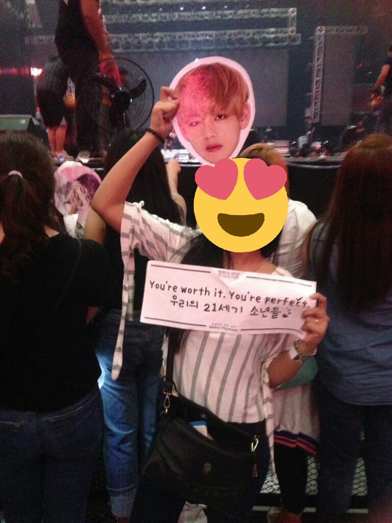 playfulkth's tweet photo. 생일 춬하해 , my love! I miss you so much. I wish u a good health and more good music to come. I love you everyday, minute, second! 

Ps: please come back here in PH. 😔 
#HappyTaehyungDay 
#HappyVDay 
#VeautifulDay https://t.co/Vpp5i9QjYl