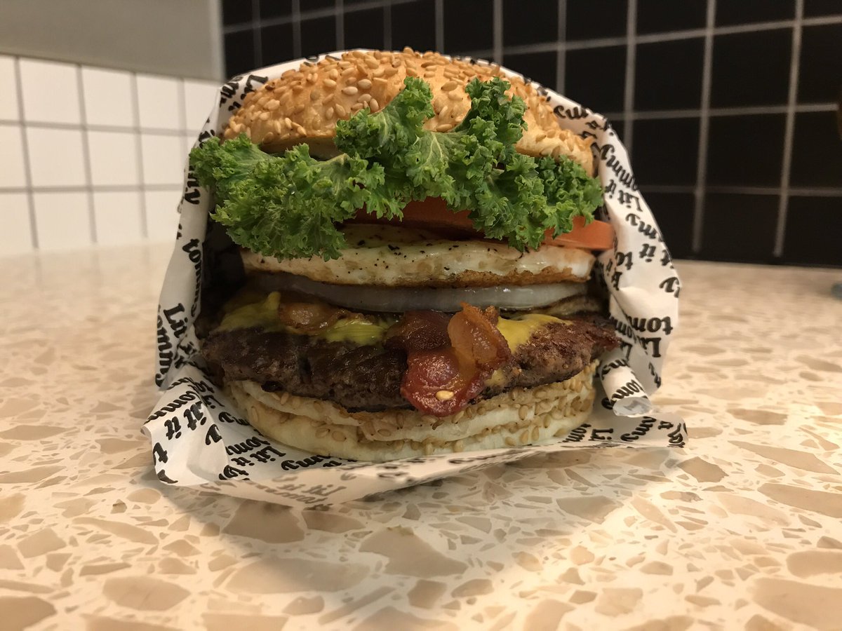 toddsample_eats's tweet image. 정통 외국음식 불모지인 사당역 인근 골목 안 보석을 찾았다🤣오픈한지 한달 된 수제버거집 ’릿잇타미’의 셰프는 세계 3대 요리학교 중 하나인 CIA 출신이고👍🏼미국식 버거는 네가지만 있고 심플하고 맛있다🍔센스 있게 핸드앤몰트 맥주만 판다🍻서초구 방배천로2안길31