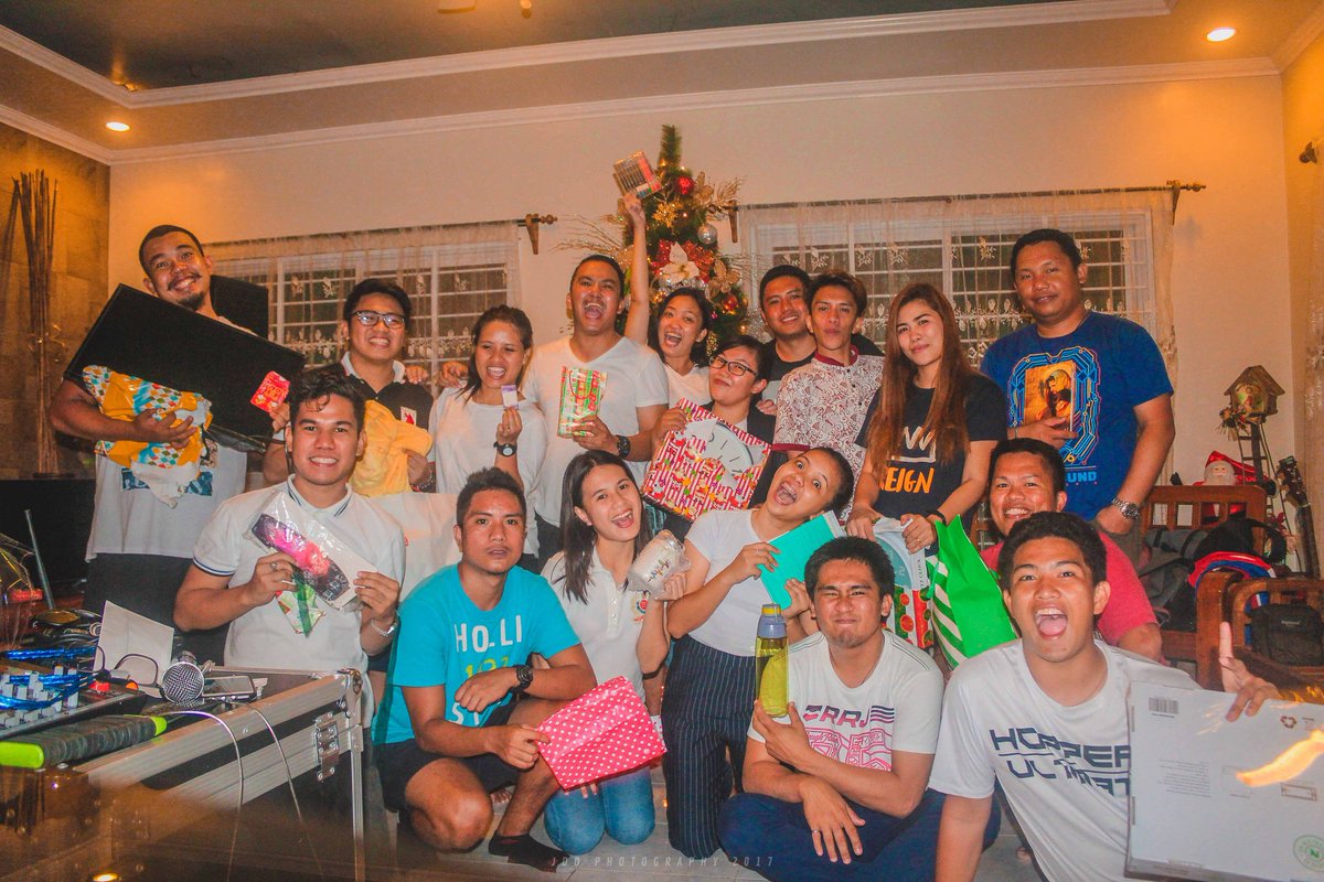 DarylDulfo's tweet photo. To give and be broken, just like the bread and fish what Jesus did, we will have overflowing grace.
YFC Soleyte oldies generation
#RoadToSFC #yfcat25 #sfcat25 #teamsouthernleyte #teamyfc #teamEV https://t.co/Z5NPoAMdLM