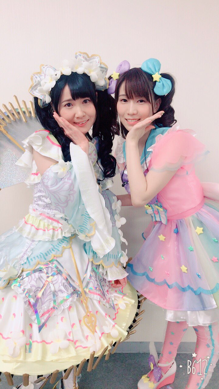 佐藤 あずさ Twitterissa ゆい にのと ファララの時に写真撮れました ミーチルはタイミング合わず やっぱりファララでいる時ってみんなのことが気になるんだよね さっきも書いたけど 夢の力 パワーをきっと見ていたみなさん 佐藤 あずさ Twitterissa ゆい にのと ファララの時に写真撮れました ミーチルはタイミング合わず やっぱりファララでいる時ってみんなのことが気になるんだよね さっきも書いたけど 夢の力 パワーをきっと見ていたみなさん