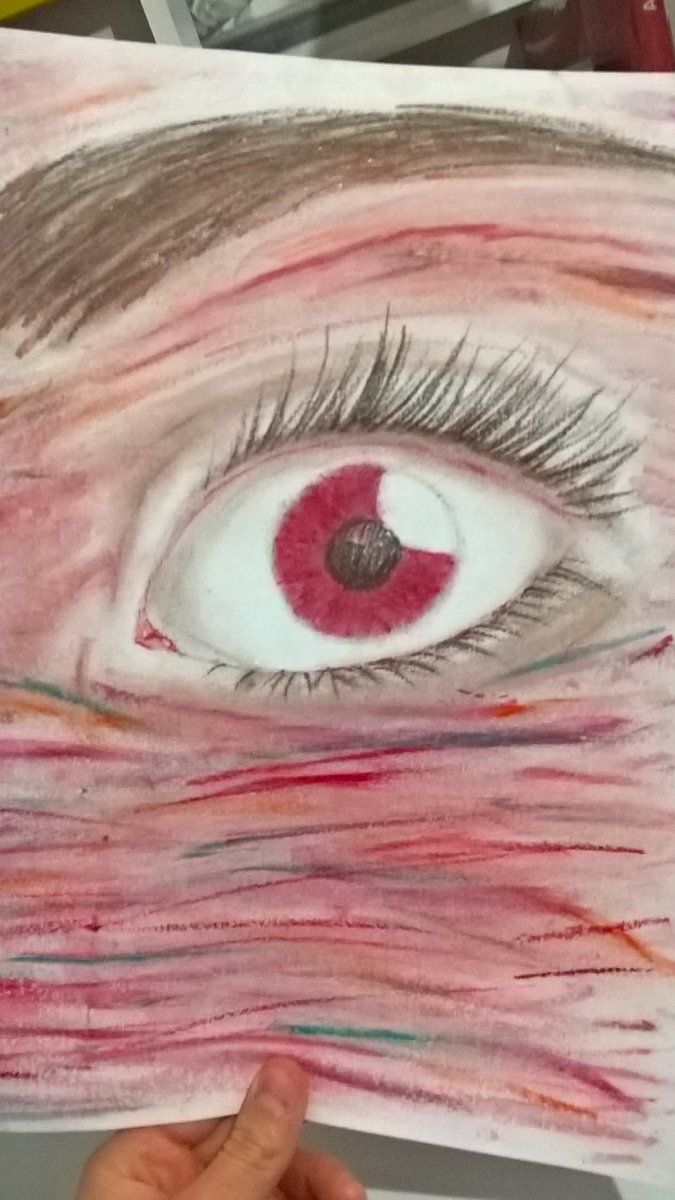 TamanegiChan1's tweet photo. Un dibujo que hice con maquillaje viejo o bueno, en este caso, sería una pintura.#painting #drawing *? #eye #makeup https://t.co/UuRxD0K0sr