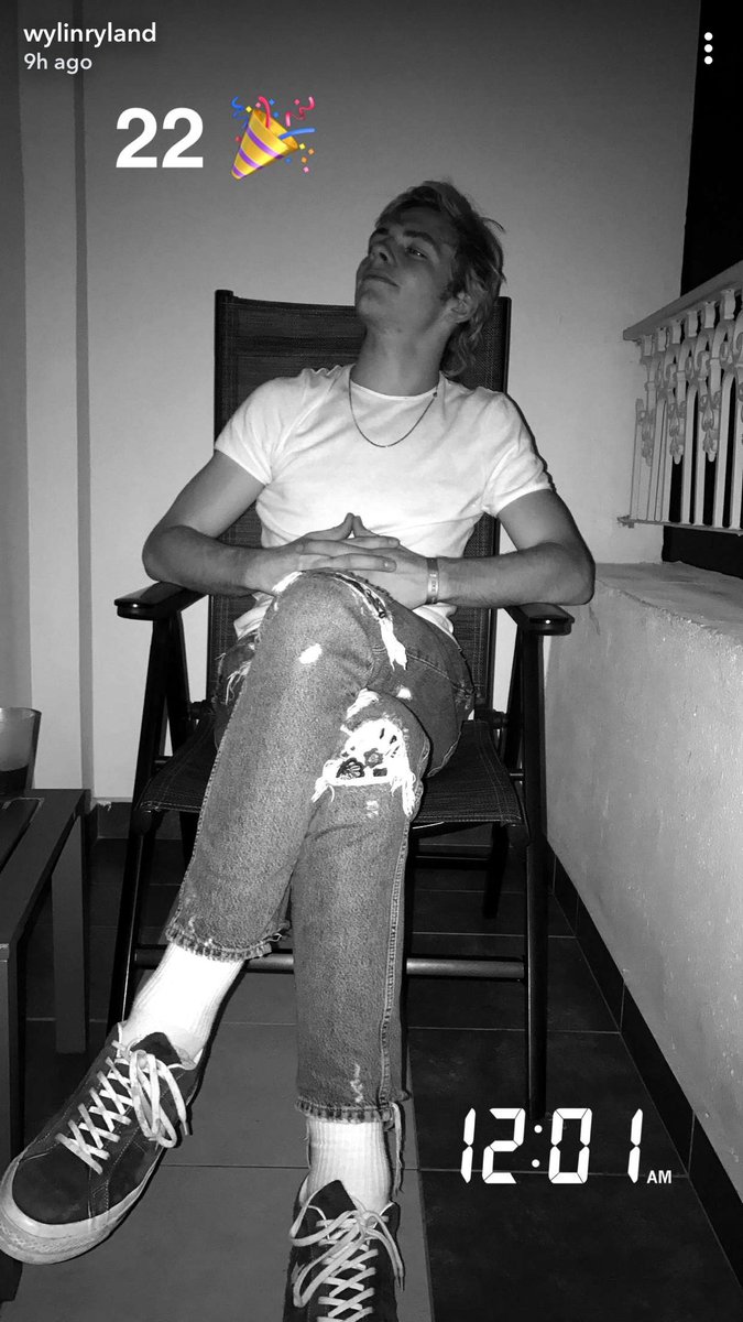 homepayno's tweet photo. happy birthday to my man since i was 10💛💛💛💛 i'm super proud of everything you have accomplished:') you're so amazing and cannot believe how far you've come! https://t.co/U6vyYwANzq
