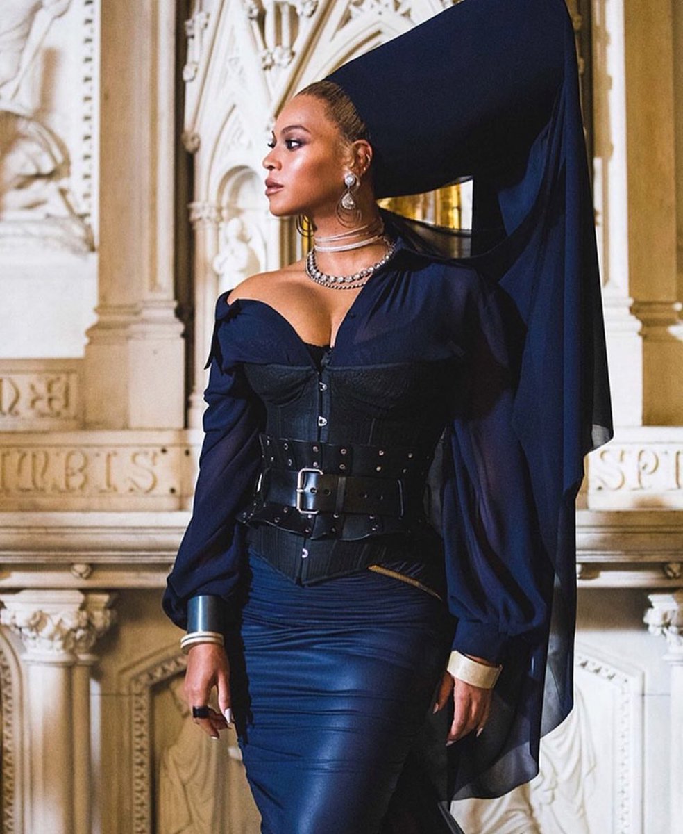 Beyoncé looking like a member of House Tyrell #GameofThrones