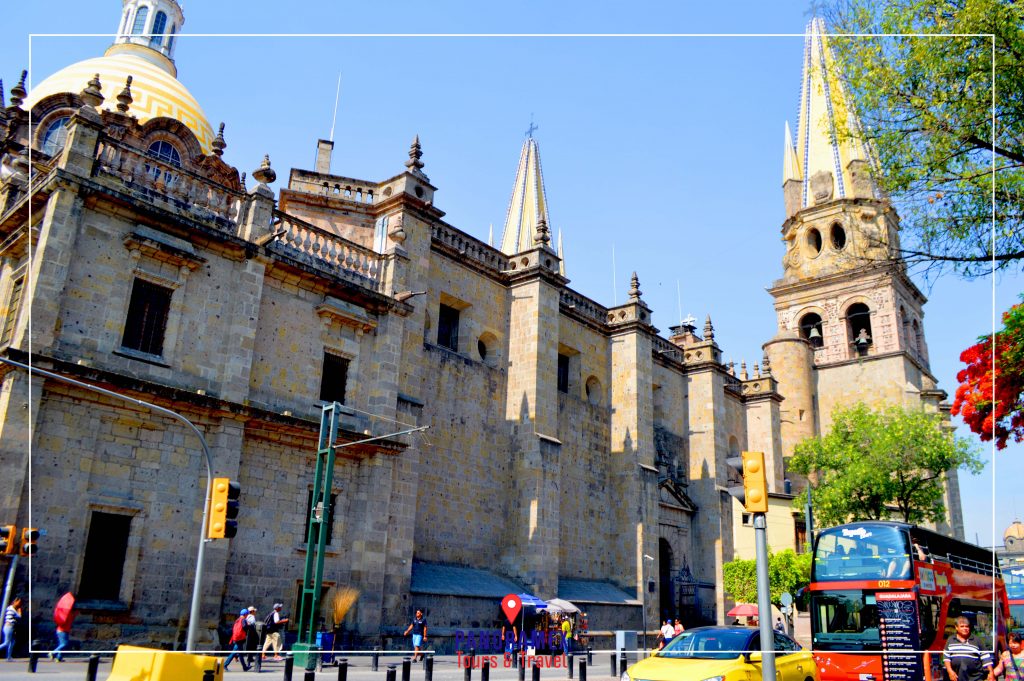 PanoramexTours's tweet photo. Uno de los principales atractivos que hay en Guadalajara es la magnífica arquitectura, en especial el Hospicio Cabañas y La Catedral 🏣🌱

Conoce estos lugares en nuestro #CityTour
Reserva tu lugar en:
🌎: https://t.co/xaplHvVWNk
✉️: info@panoramex.mx
📱 3315876695 https://t.co/27RFHohmpz