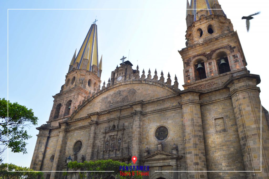 PanoramexTours's tweet photo. Uno de los principales atractivos que hay en Guadalajara es la magnífica arquitectura, en especial el Hospicio Cabañas y La Catedral 🏣🌱

Conoce estos lugares en nuestro #CityTour
Reserva tu lugar en:
🌎: https://t.co/xaplHvVWNk
✉️: info@panoramex.mx
📱 3315876695 https://t.co/27RFHohmpz