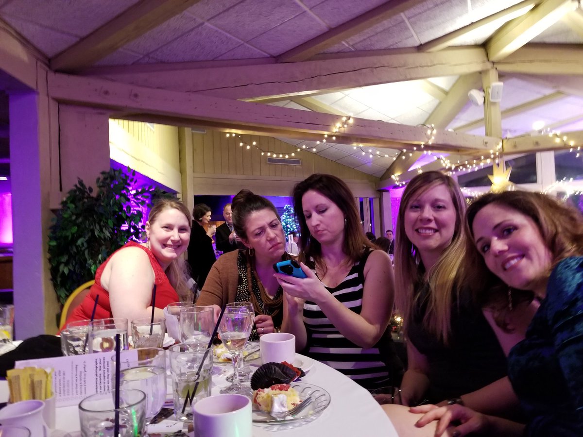 csfuhrer28's tweet photo. Allison and Paul's reception
#AllisonandPaul2017 https://t.co/DSeAso2N5N