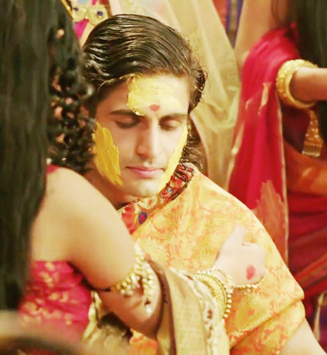 TeamRajatTokas's tweet photo. Good Morning with Yellow Sensation 💛🧡
Pure, Serene and Authentic 😍
Haldi scenes are one of my most favourite of Sexy Tokas 😇
MrTokas aura and divinely look just touches heart 💝 @RajjatTokas @ektaravikapoor https://t.co/K6XRZJkWT1