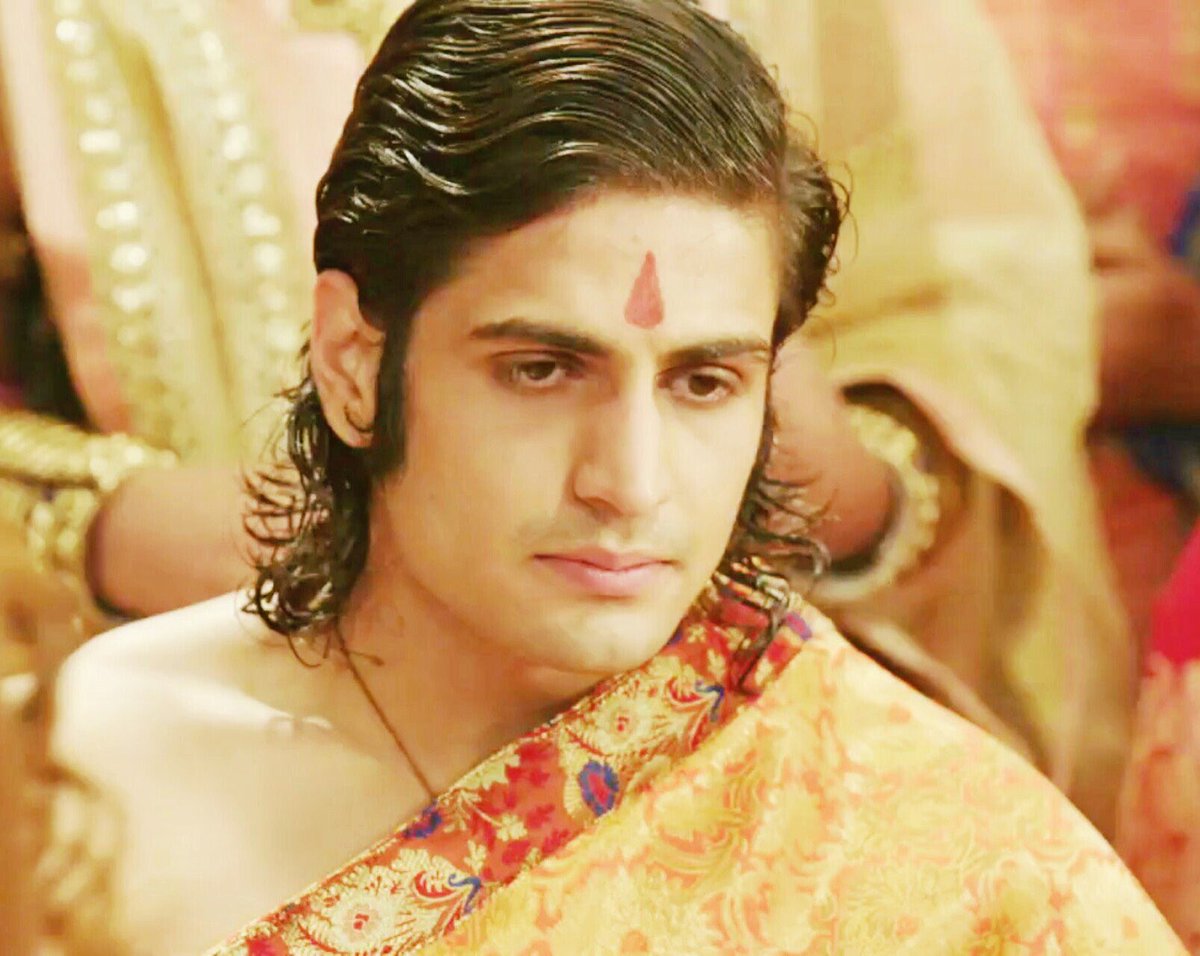 TeamRajatTokas's tweet photo. Good Morning with Yellow Sensation 💛🧡
Pure, Serene and Authentic 😍
Haldi scenes are one of my most favourite of Sexy Tokas 😇
MrTokas aura and divinely look just touches heart 💝 @RajjatTokas @ektaravikapoor https://t.co/K6XRZJkWT1